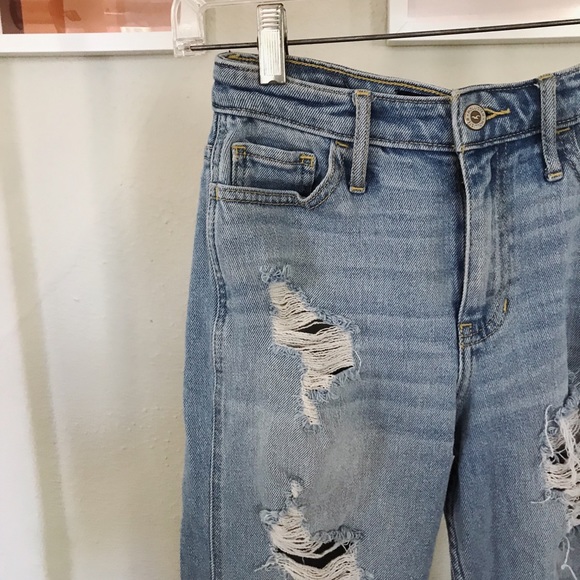 High-waisted Ripped Jeans - Picture 3 of 4